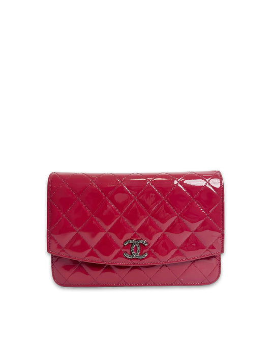 CHANEL wallet on chain