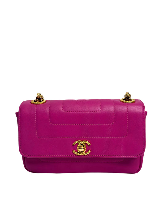 CHANEL Classic Flap Bag