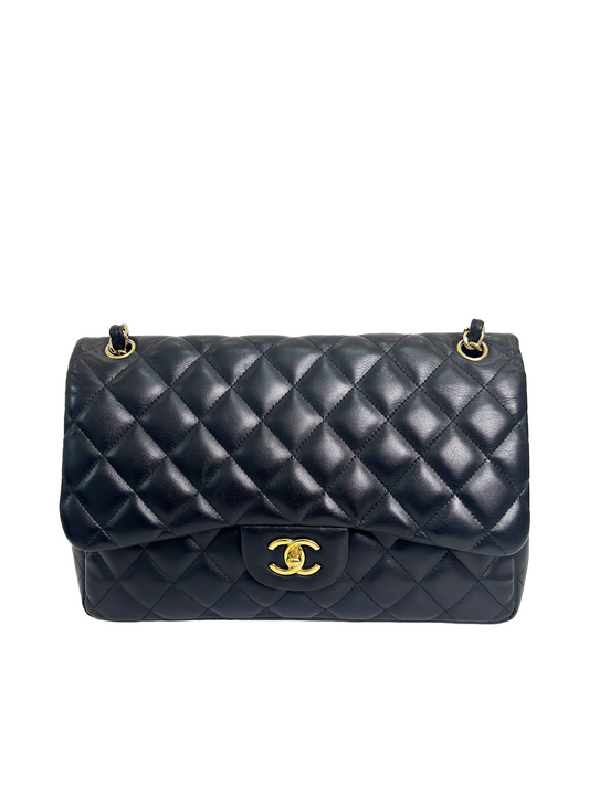 CHANEL Classic Flap Bag