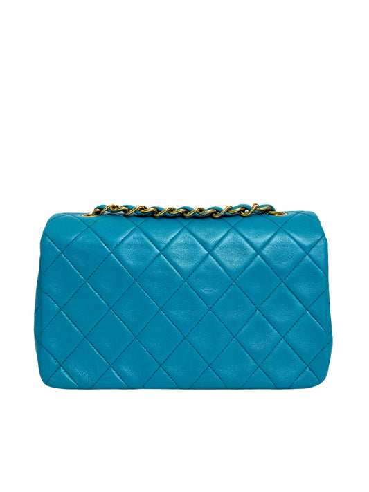 CHANEL Classic Flap Bag